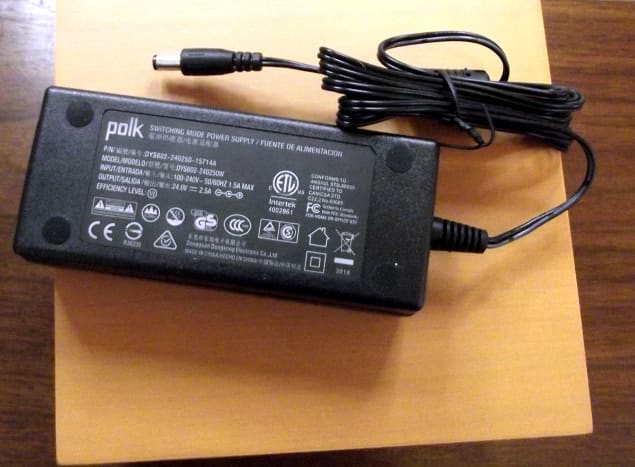 Adaptateur secteur pour barre de son 