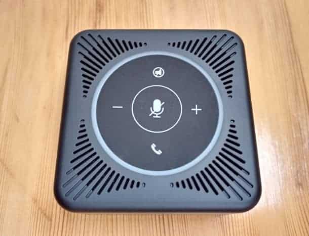 Vue de dessus montrant le panneau de commande