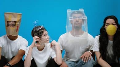 Mises à jour sur l'état de la distanciation sociale et citations sur le verrouillage et le maintien à la maison en raison de COVID-19