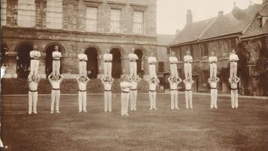 Comment identifier des personnes et des lieux sur de vieilles photos à l'aide d'Internet