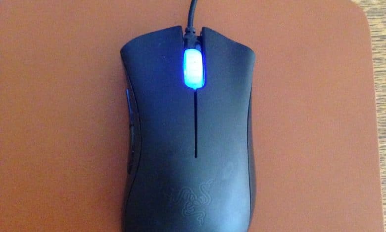 Comment démonter et nettoyer une souris Razer Deathadder
