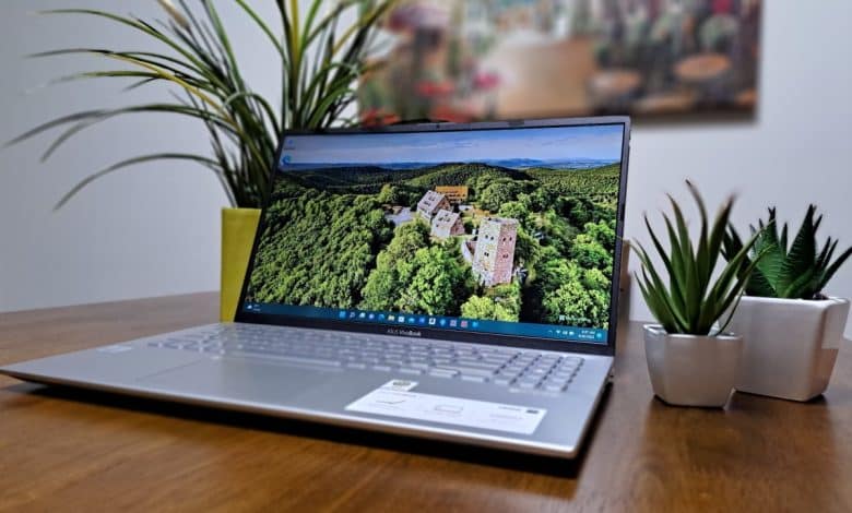 Testé: l'Asus VivoBook F512J, ordinateur portable à petit budget classé n ° 1