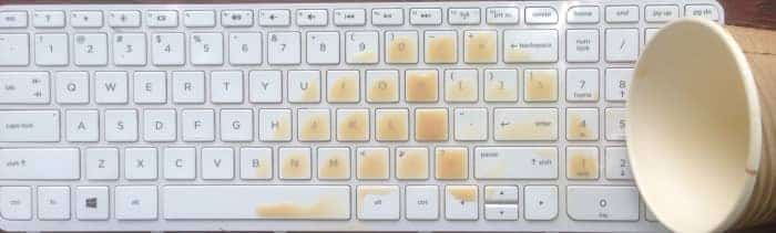 Aider!  J'ai renversé mon verre sur mon portable !