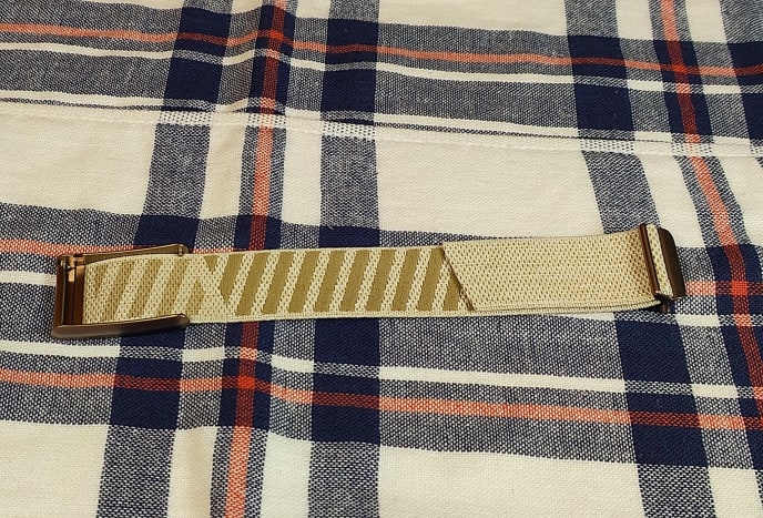 Le capteur WHOOP 4.0 peut être rapidement inséré dans une dragonne.